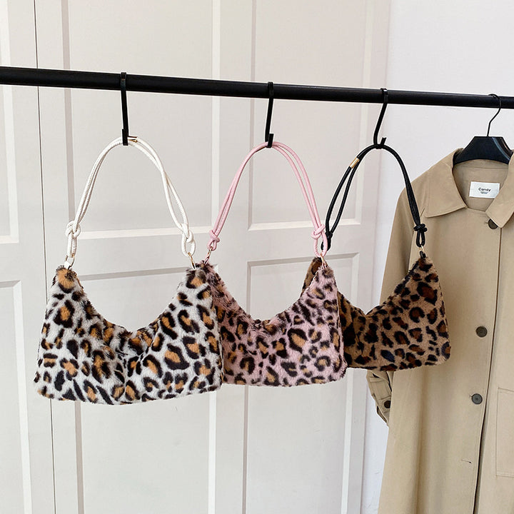 WoLuxurious Faux Fur Hobo Bag Stornfield