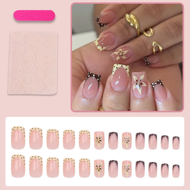 Artificial nails with trendy designs Stornfield