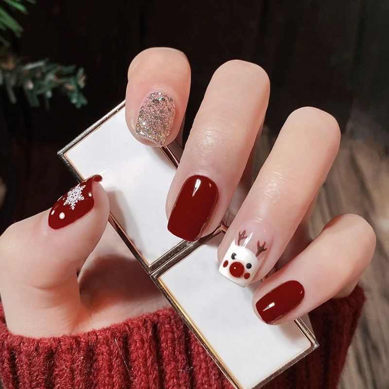 Festive Themed Decorative Press-On Nails Stornfield