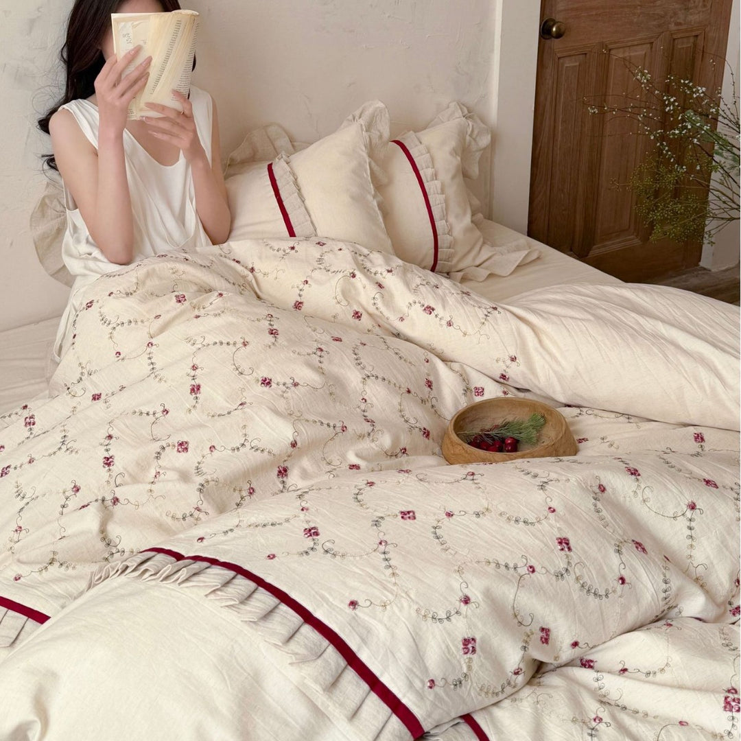 Ruffled-Edge Cotton-Linen Quilted Duvet Cover Set with Embroidered Vine Motif