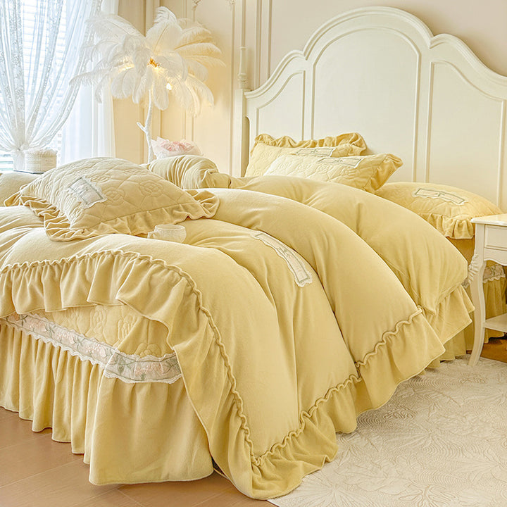 Cozy Floral Embroidered Bedspread Set