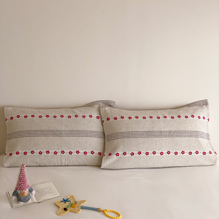 Quilted Cotton Pillowcase Pair with Embroidered Lamb Motif and Soft Crinkle Texture