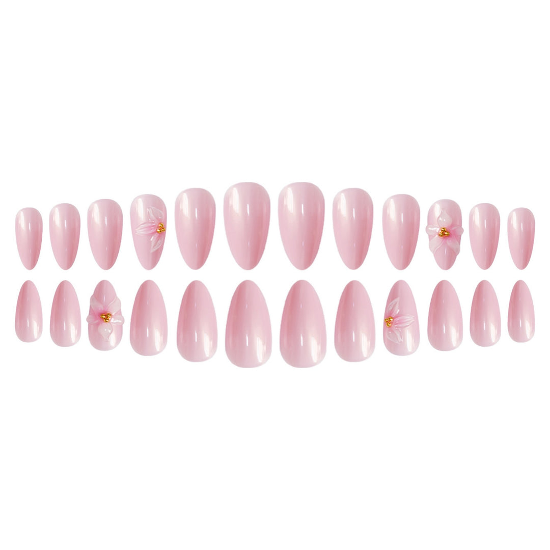 Elegant Floral Nail Art Stornfield