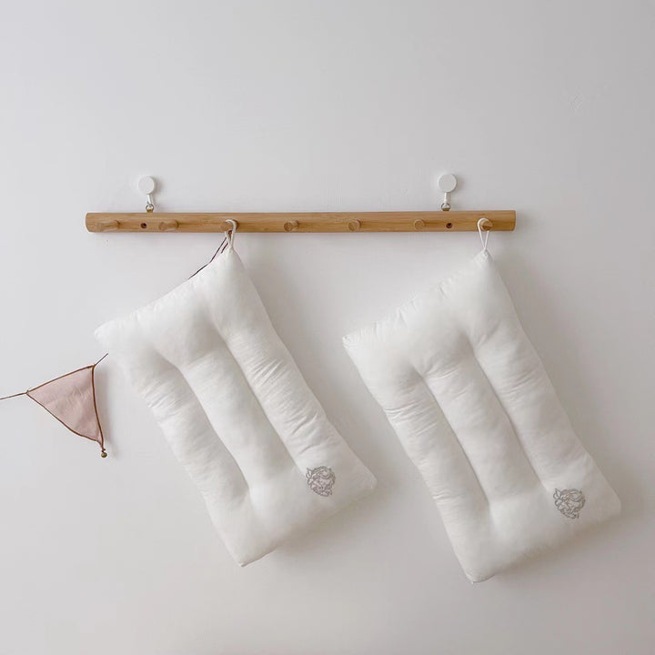 Unisex cotton pillowcase with cheerful bear design Stornfield