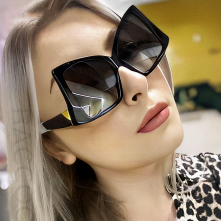 Women's oversized sunglasses with elegant square frame and protective UV protection Stornfield