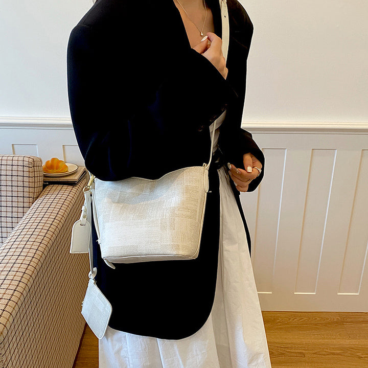 Elegant Structured Bucket Bag