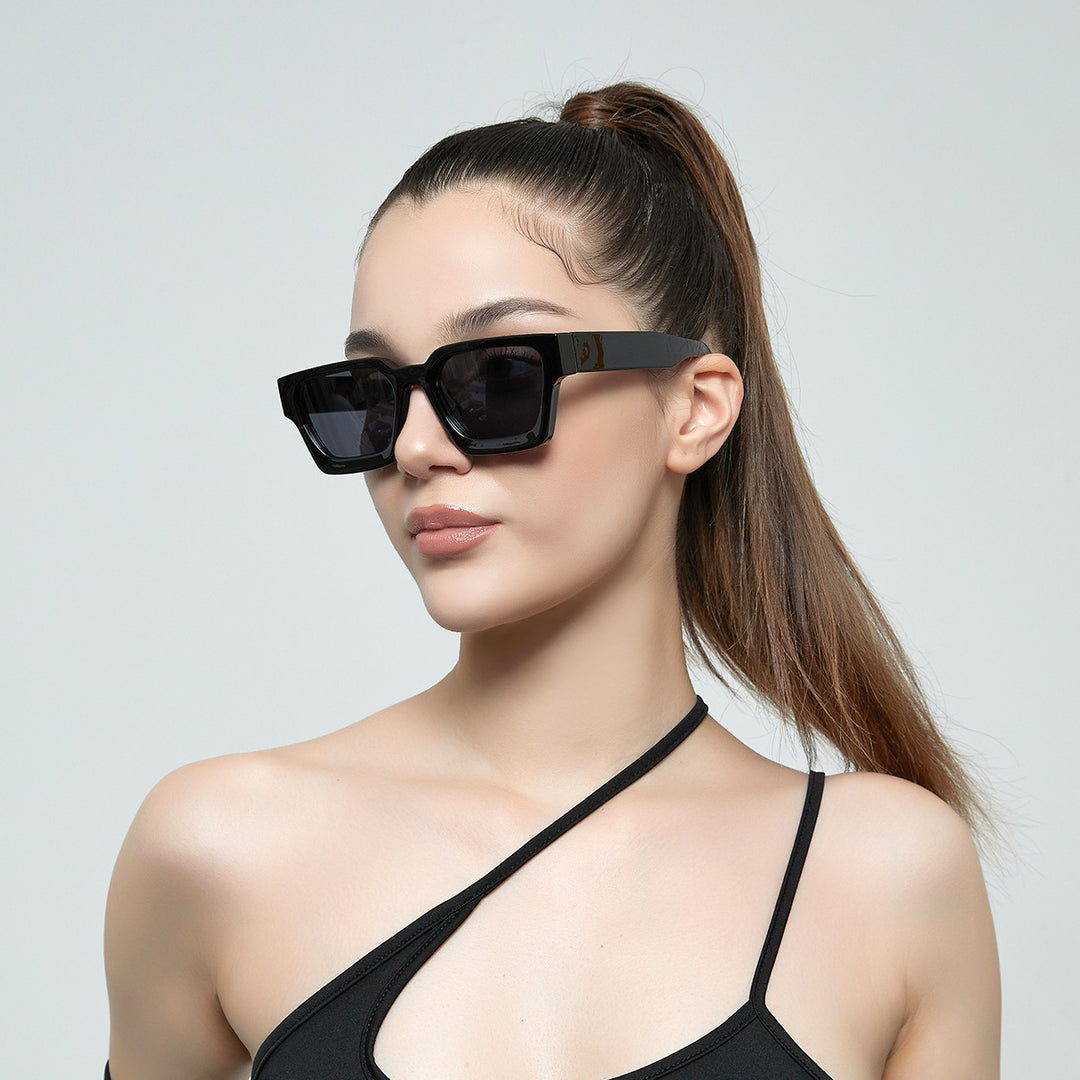 Women's fashionable sunglasses with clear frame and gradient lenses Stornfield