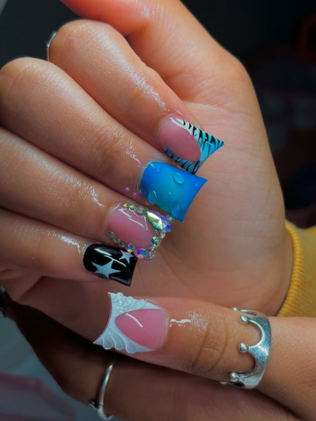 Artistic Decorative Nail Set Stornfield