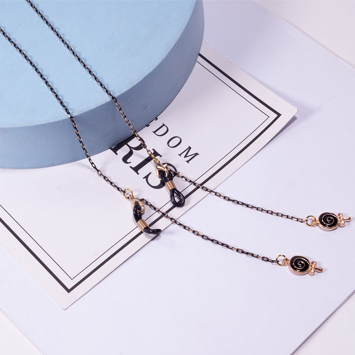 Elegant Eyewear Chain Holder Stornfield