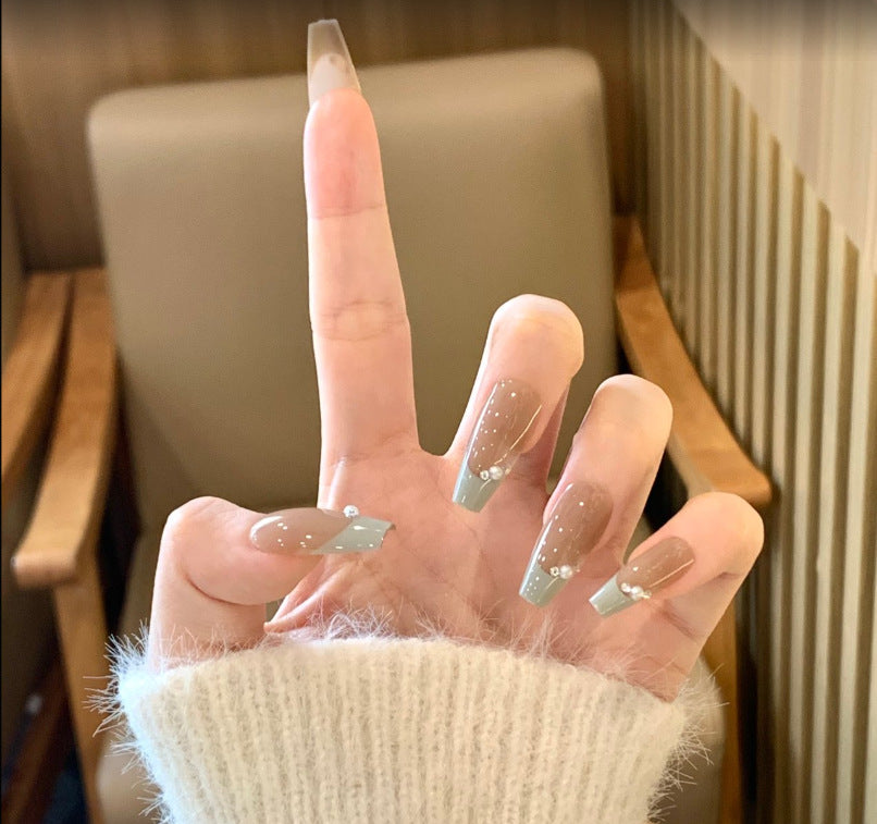 Artistic Press-On Nail Set with Star Design Stornfield