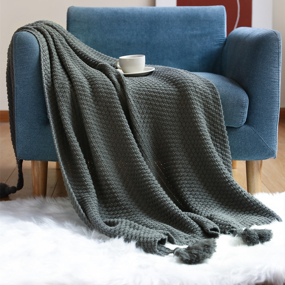 Women’s knitted blanket with decorative tassels Stornfield