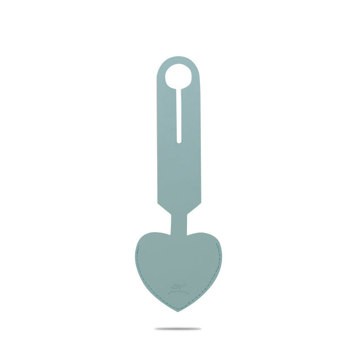 heart-shaped leather luggage tag with adjustable loop Stornfield