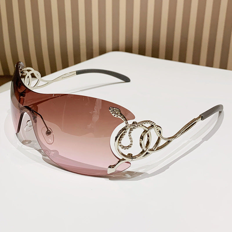 Women’s futuristic sunglasses with playful design Stornfield