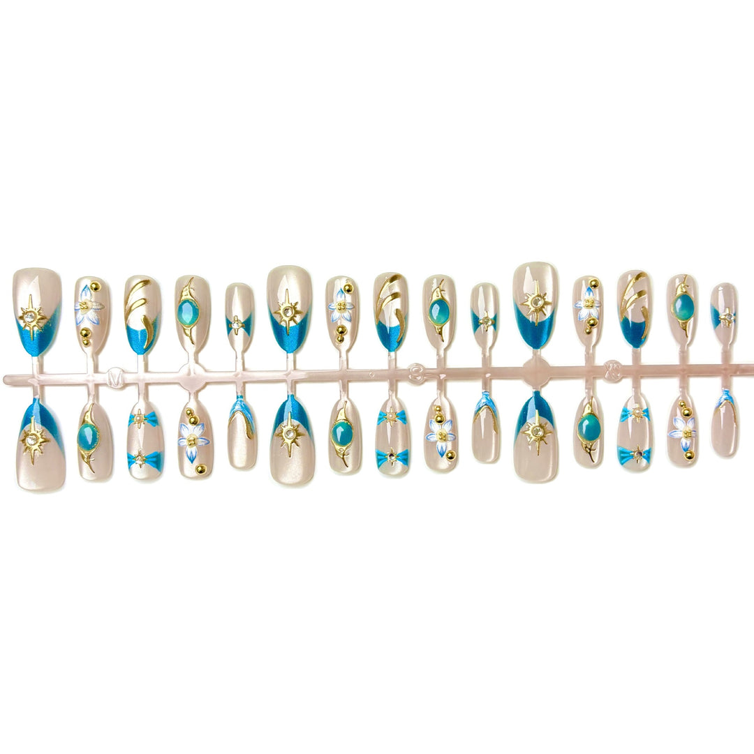 Decorative Press-On Nail Art Set with Elegant Patterns