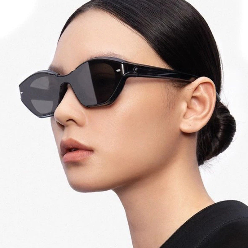 Women's fashionable sunglasses with contemporary design and protective UV filter Stornfield