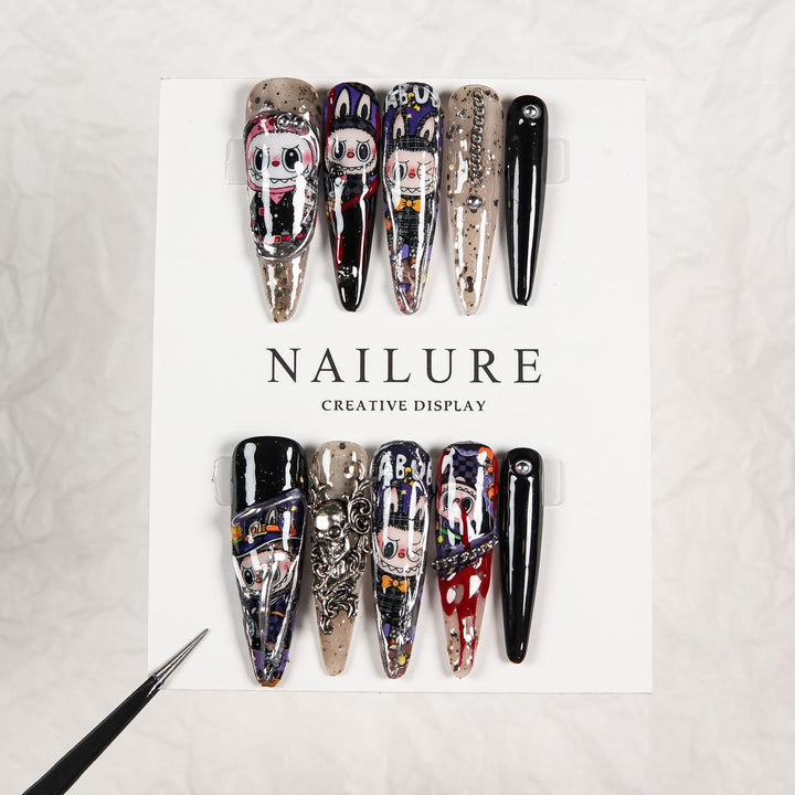 Artistic Character-Themed Press-On Nails
