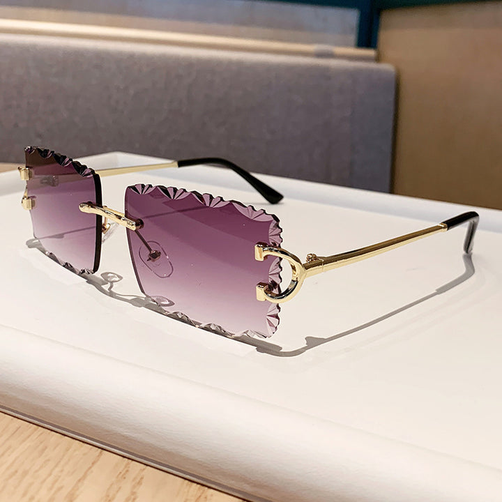 Ladies fashionable sunglasses with playful frame Stornfield