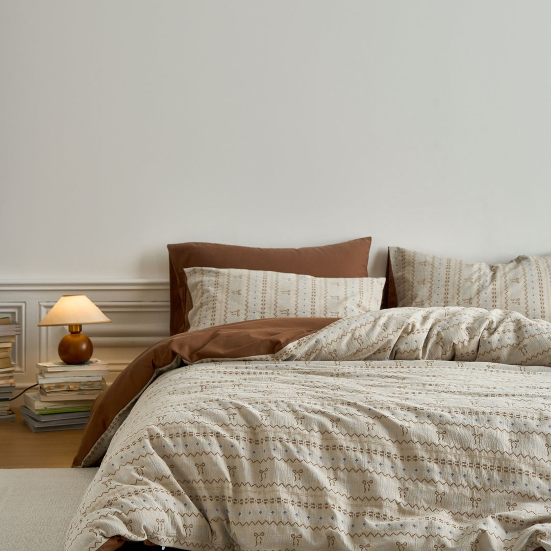 Reversible Cotton Percale Duvet Cover Set with Folk-Inspired Microprint and Solid Reverse
