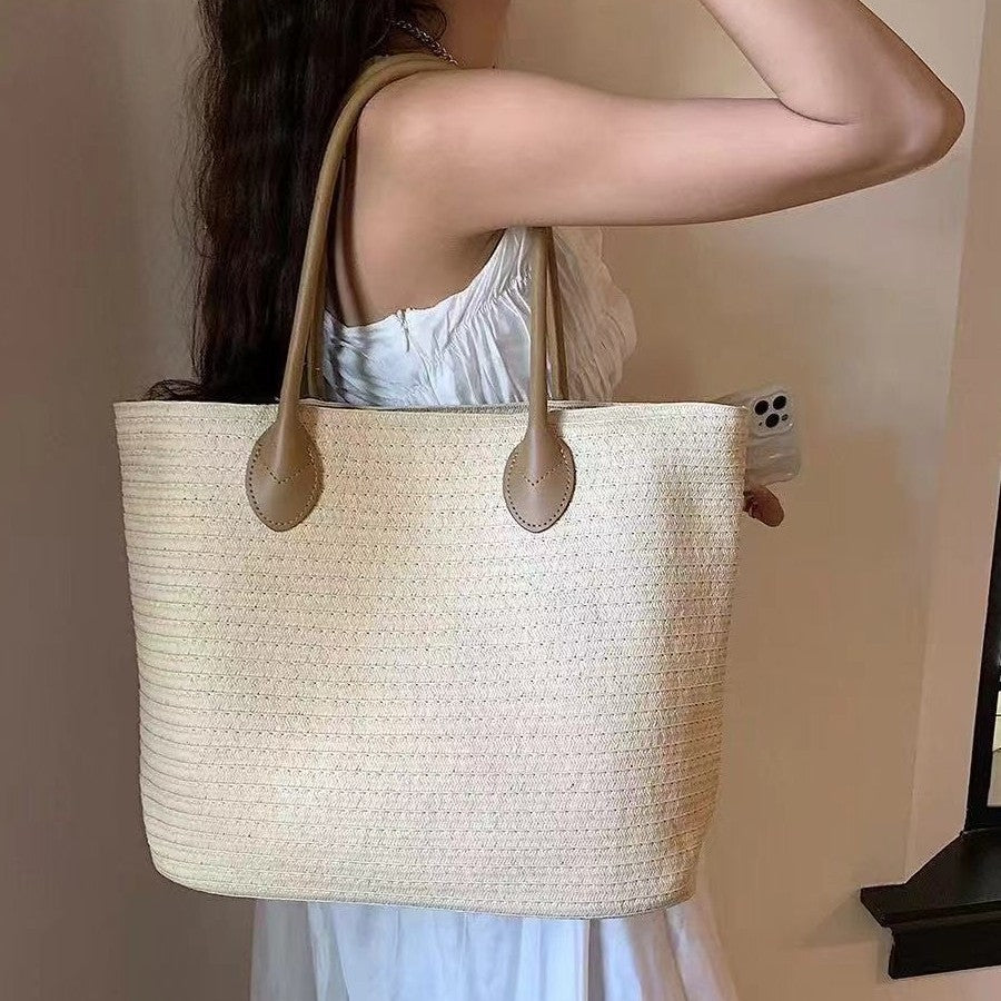 Spacious Tote Bag Made of Braided Natural Material Stornfield