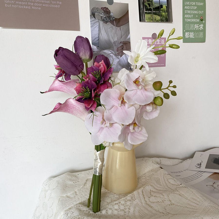Elegant Floral Bridal Bouquet for Special Occasions