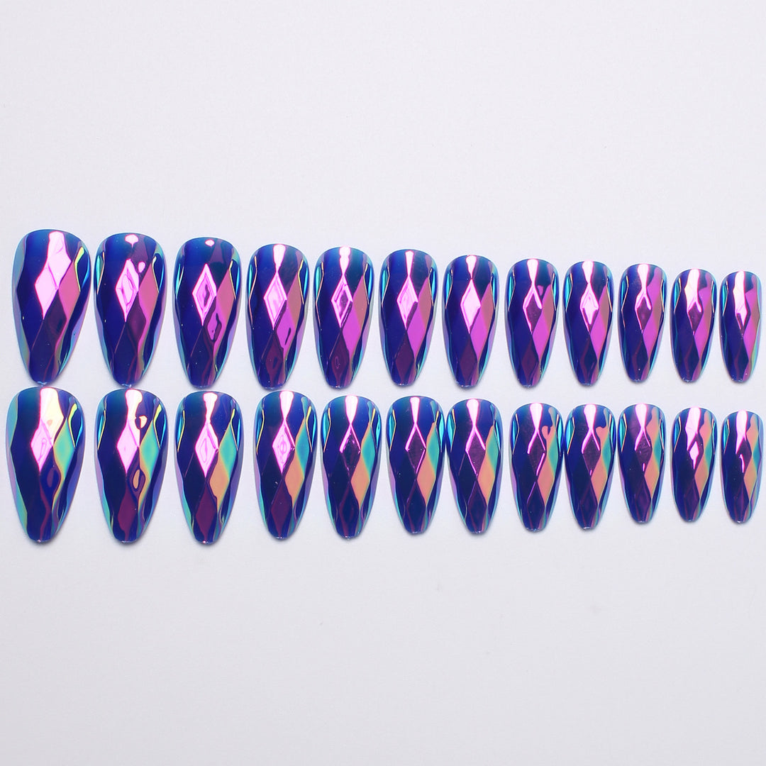 Diamond-Shaped Press-On Nail Set Stornfield