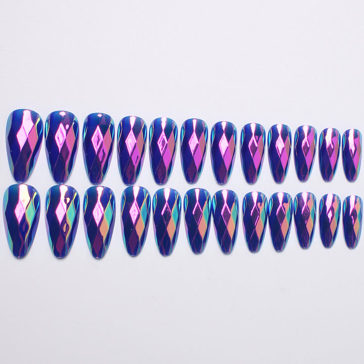 Diamond-Shaped Press-On Nail Set Stornfield