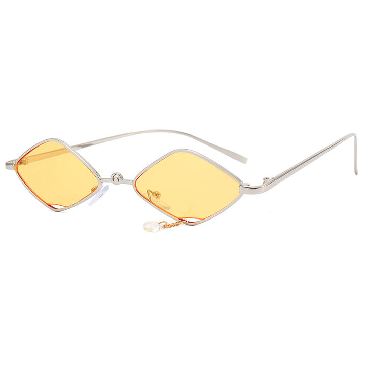 Ladies fashionable sunglasses with faceted frame Stornfield