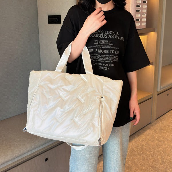 Stylish and Spacious Sports Bag with Practical Carrying System Stornfield