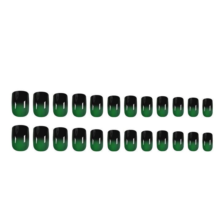 Artistically designed nail tips Stornfield