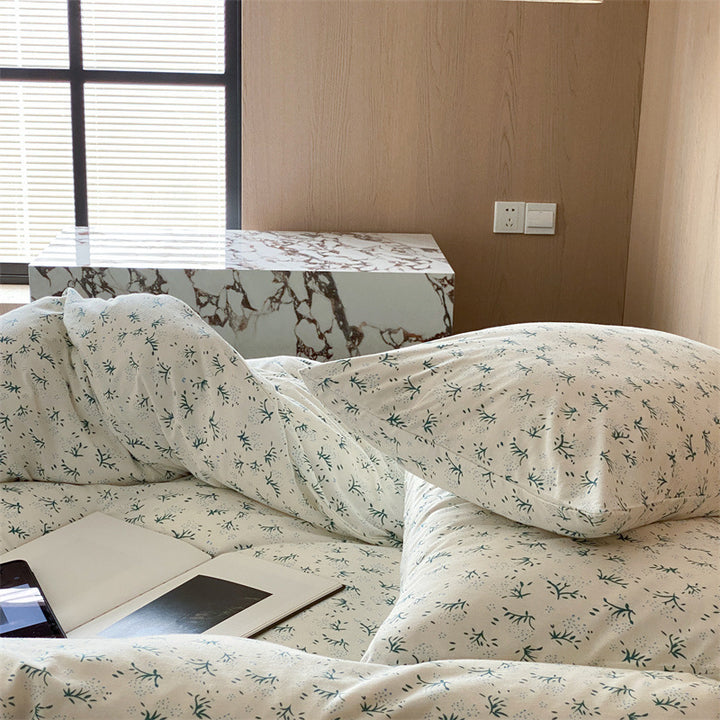 Bedding set made of cotton with delicate botanical print