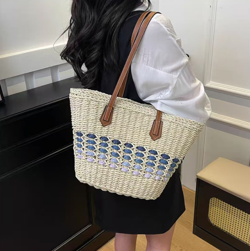 Braided handbag with elegant leather trim Stornfield