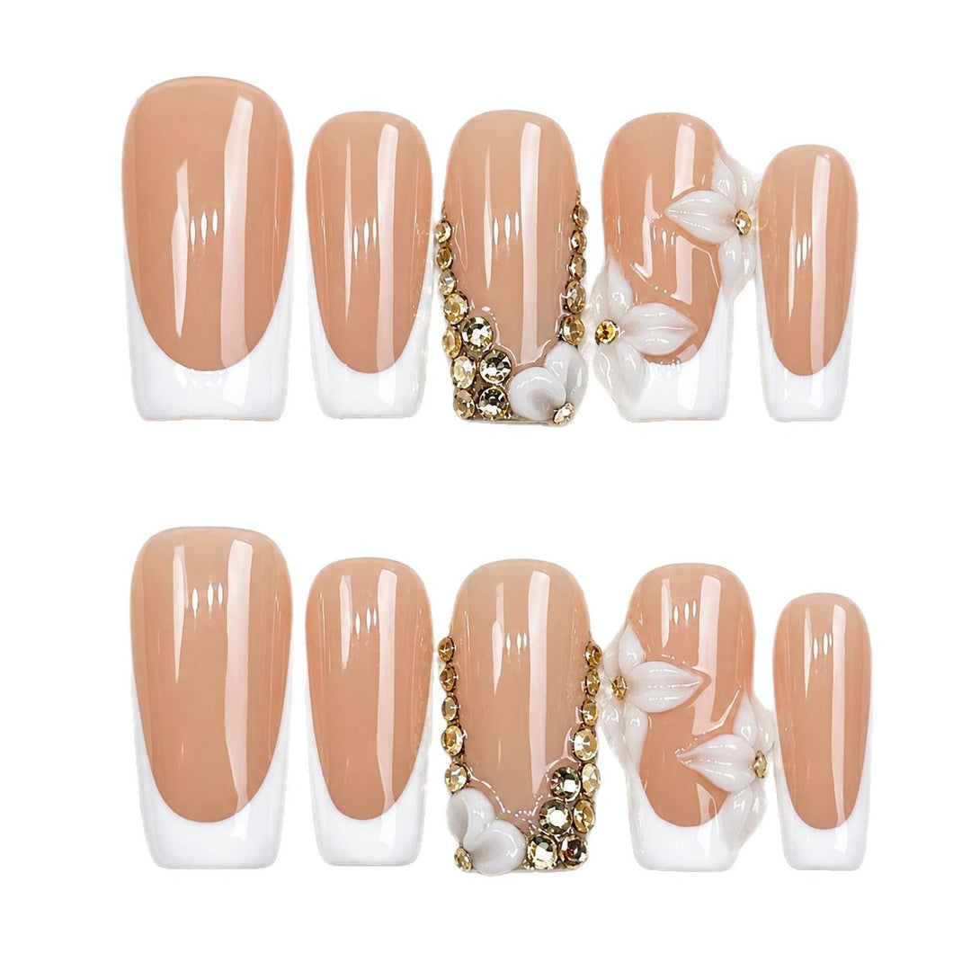 Detailed Articulated Press-On Nail Set