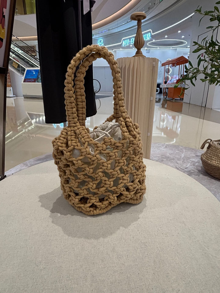 Fashionable handbag made of braided material Stornfield