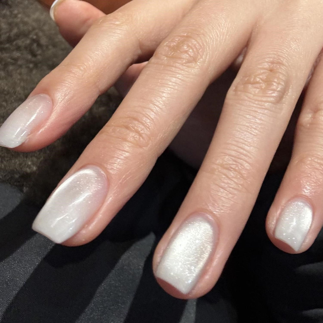 Elegant Press-On Nail Set with Glossy Pearl Finish Stornfield