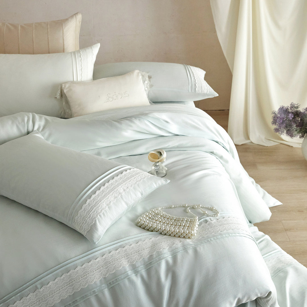 High-quality cotton percale bedding set with fine lace trim