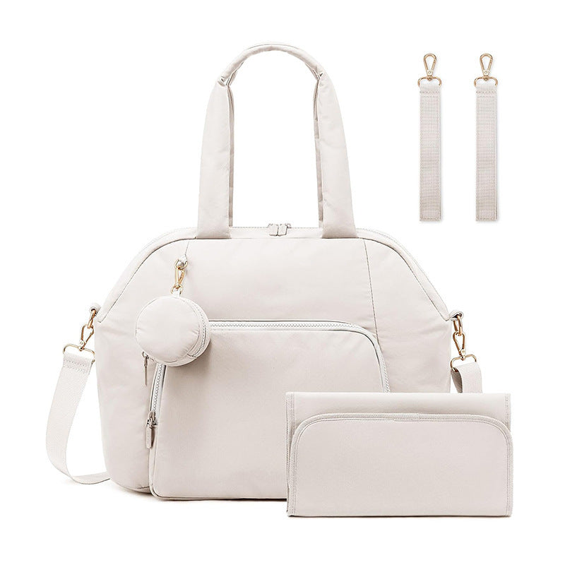 Spacious weekend bag with removable cosmetic organizer Stornfield