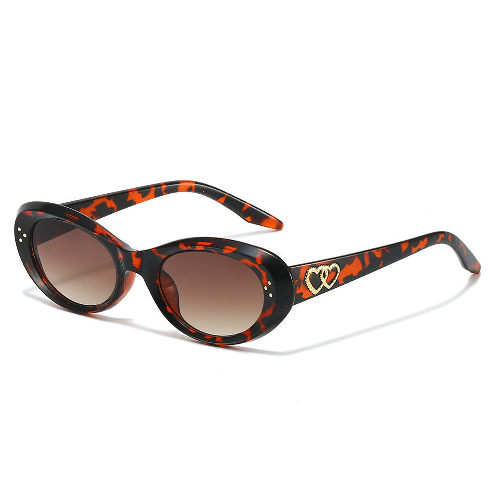 Fashionable Retro-Inspired Oval Sunglasses Stornfield