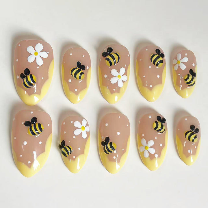 Artistic Bee-Design Press-On Nails