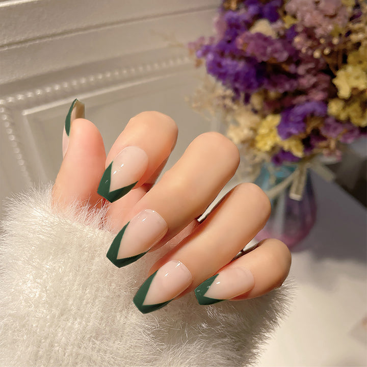 Nail set with elegant V-shape and natural finish Stornfield