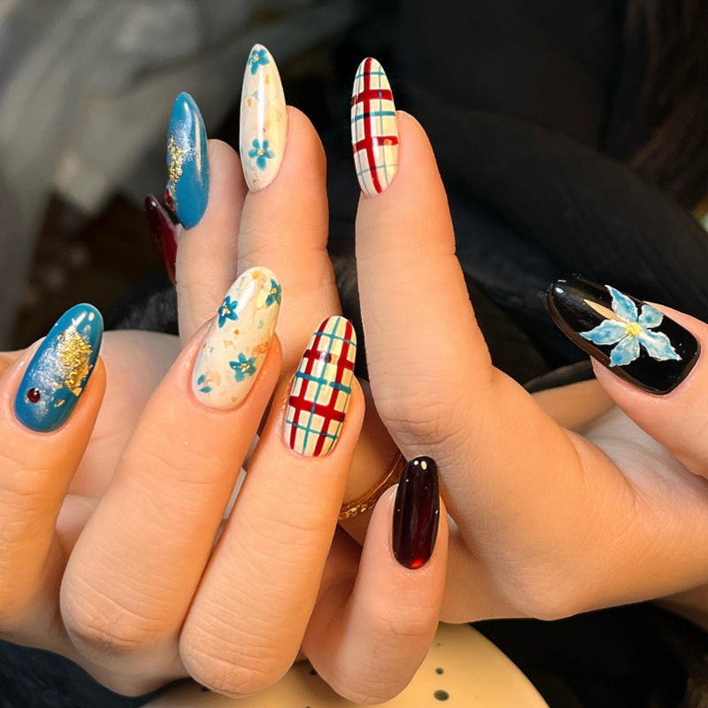 Animal-Inspired Press-On Nail Art Set Stornfield
