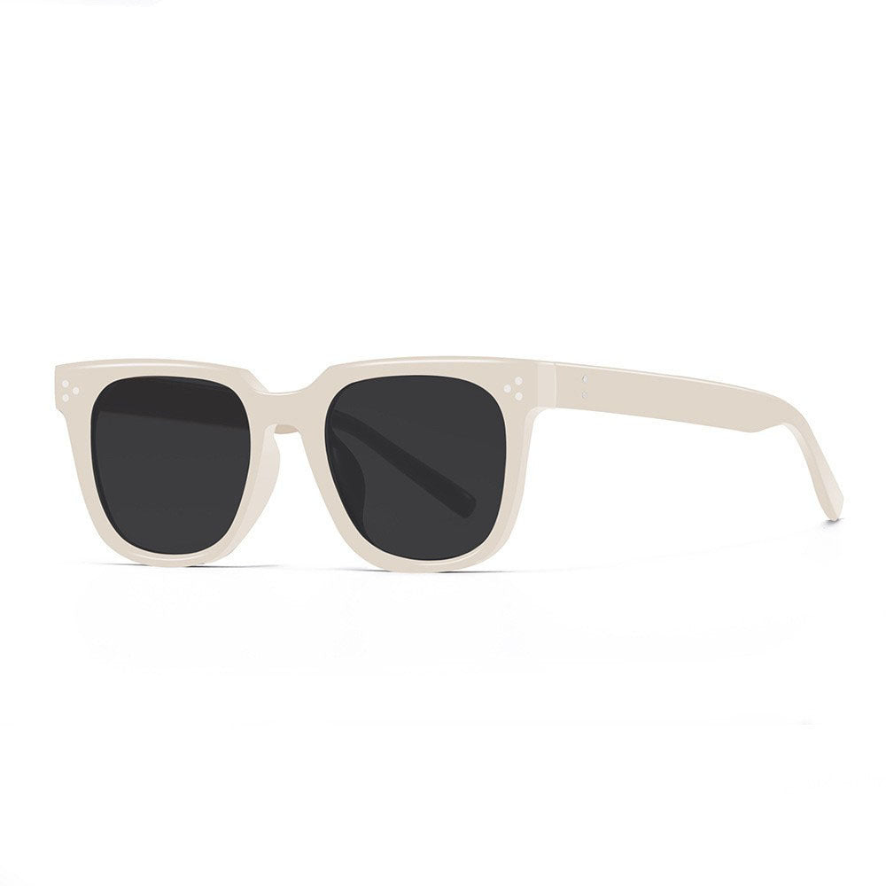 Ladies fashionable sunglasses with sturdy frame and UV protection Stornfield