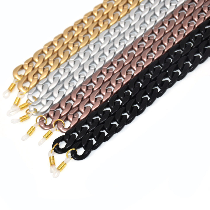 Stylish Statement Chain Stornfield