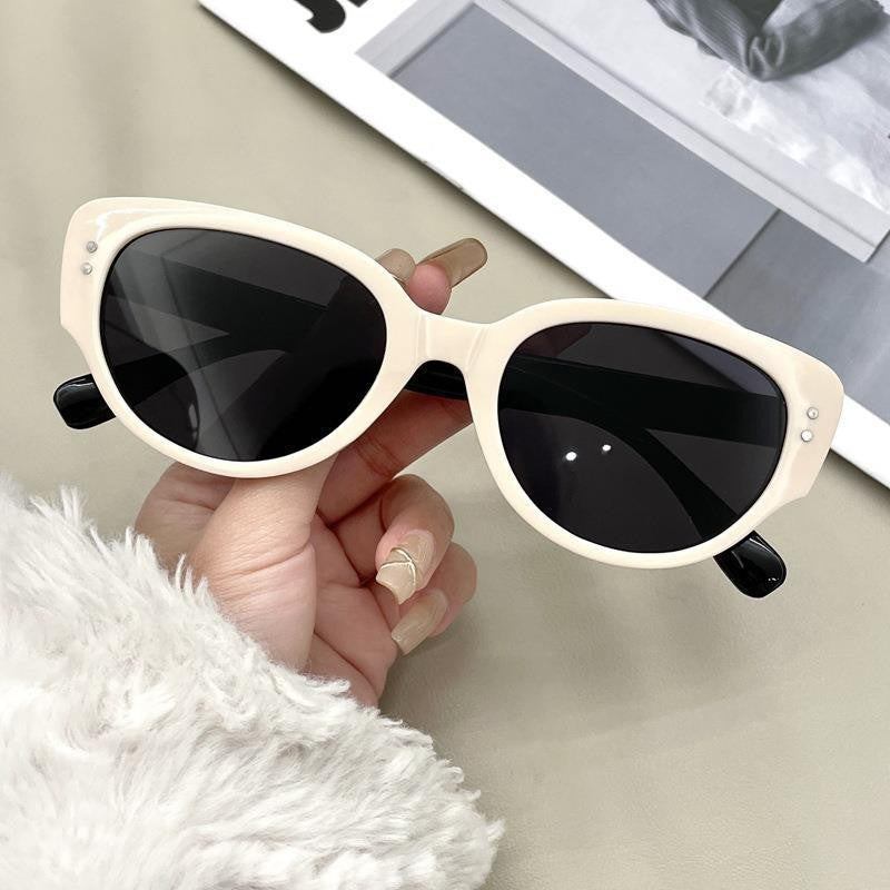 Elegant Cat-Eye Sunglasses Stornfield