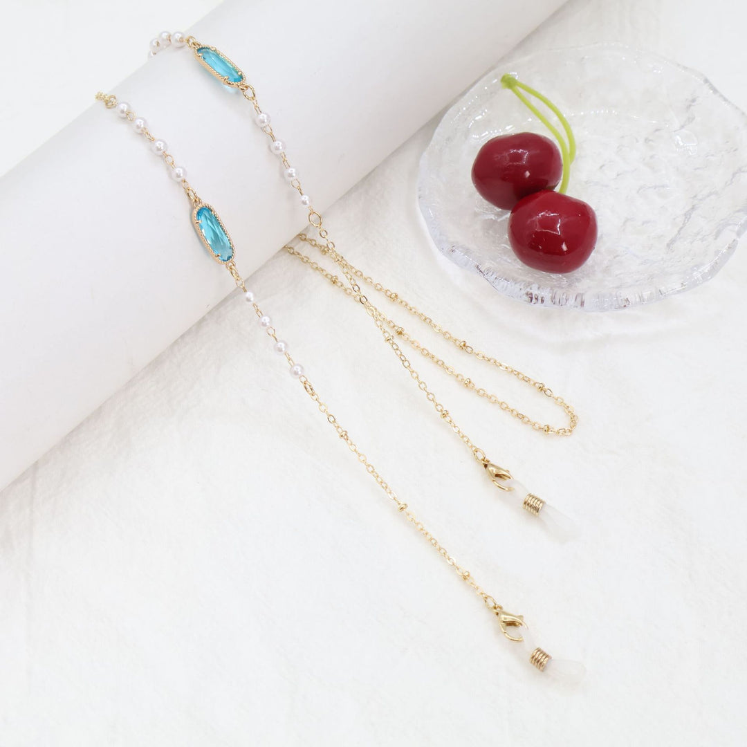 Elegant Eyewear Chain Holder Stornfield