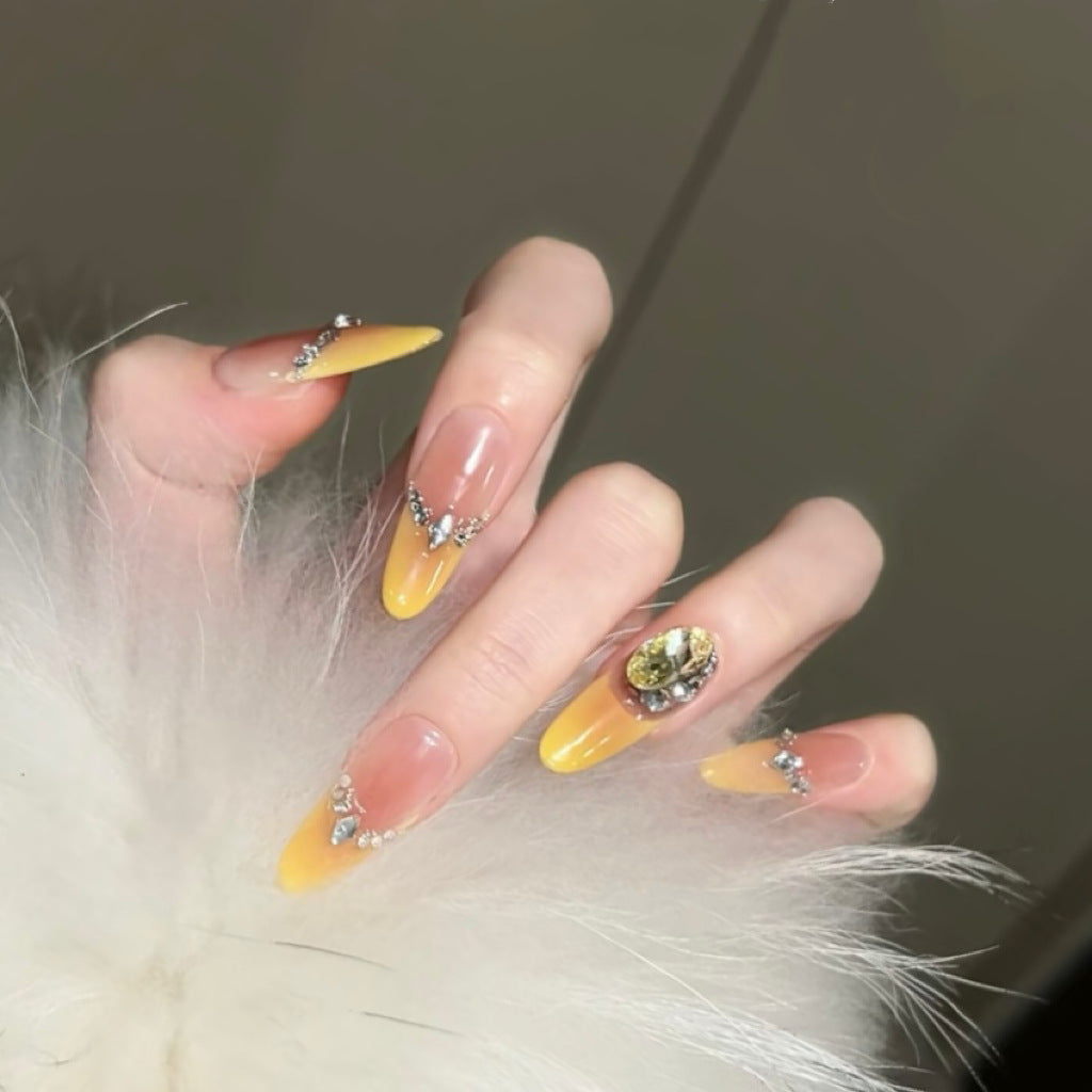 Artificial nails with luxurious glitter and gradient color Stornfield