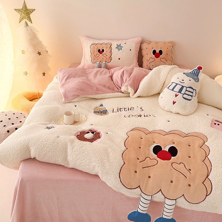 Patterned Sherpa bedding set with quilted cozy blanket and motif pillow