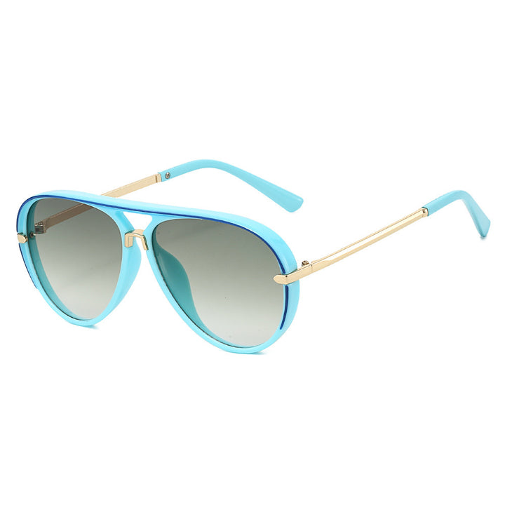 Elegant Aviator Sunglasses with Gold Accents Stornfield