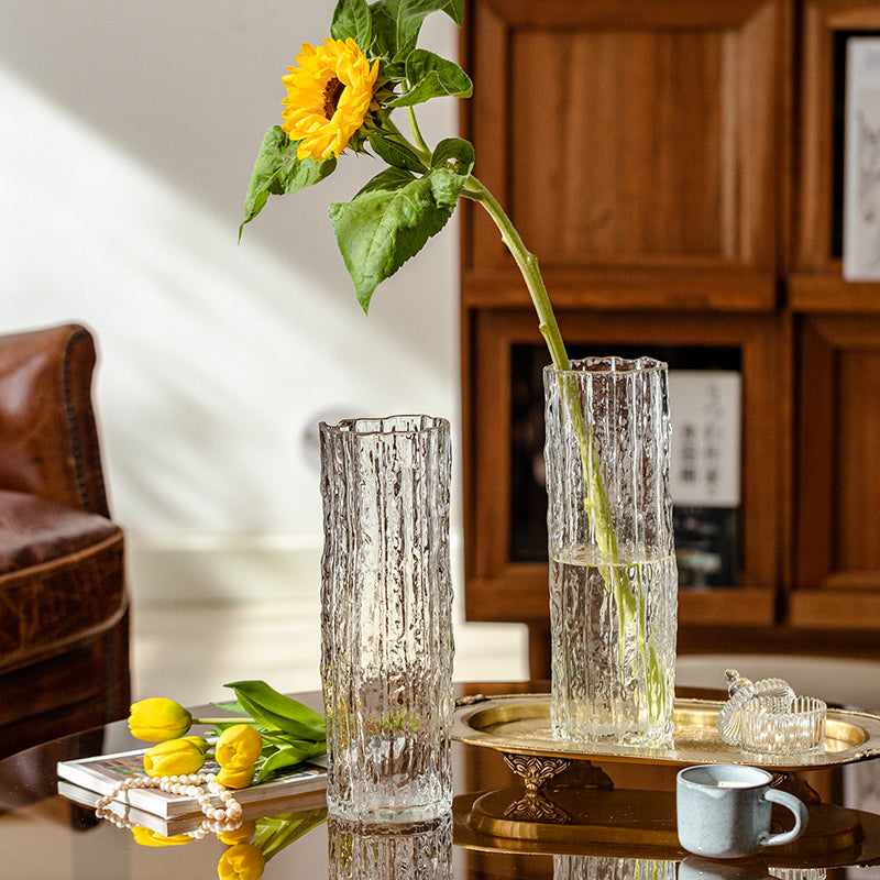 Artful Glass Vase in Modern Design Stornfield