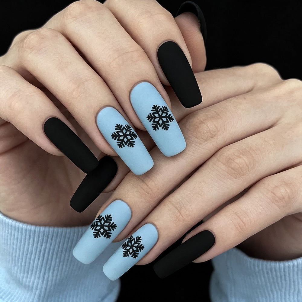 Winter-Themed Long-Lasting Nail Art Stornfield