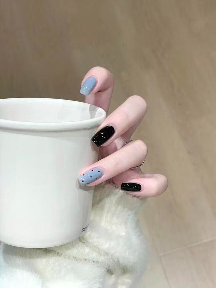 Artistic Press-On Nail Art with Creative Designs